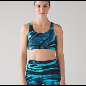EUC Lululemon Energy Bra - Size 8 - Nulux - Blue / Black Multi